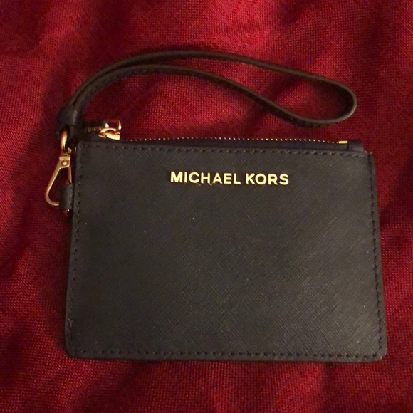 Michael Kors Handbags - NWOT Michael Kors wristlet